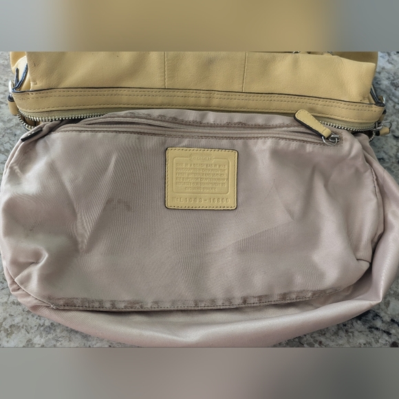 COACH YELLOW 💛 SATCHEL LEATHER SHOULDER BAG - Picture 12 of 16